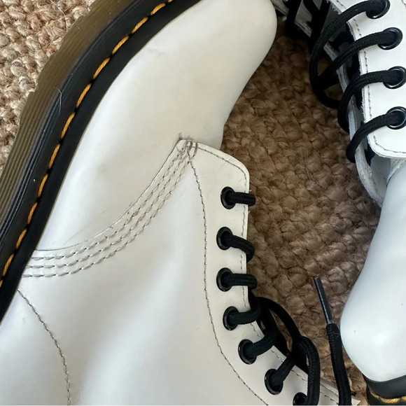 Doc Martens 1460 SMOOTH LEATHER LACE UP BOOTS - Picture 9 of 13